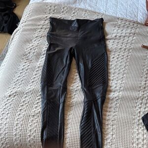 SPANX Black Leggings with Red Tag